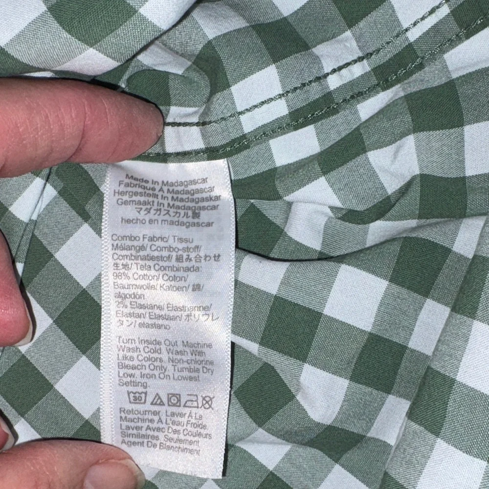 J. Crew Men’s Light Green and White Gingham Button-Down Large Shirt